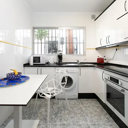 Center By Interhome *